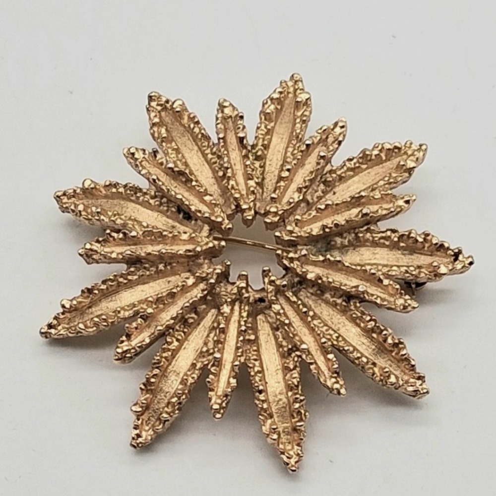 1970s Vintage Avon MCM Goldtone Starburst Brooch Pin 3D Textured Sunburst Design